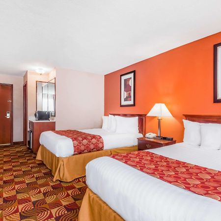 Baymont By Wyndham Plainfield/ Indianapolis Arpt Area Hotel Bagian luar foto