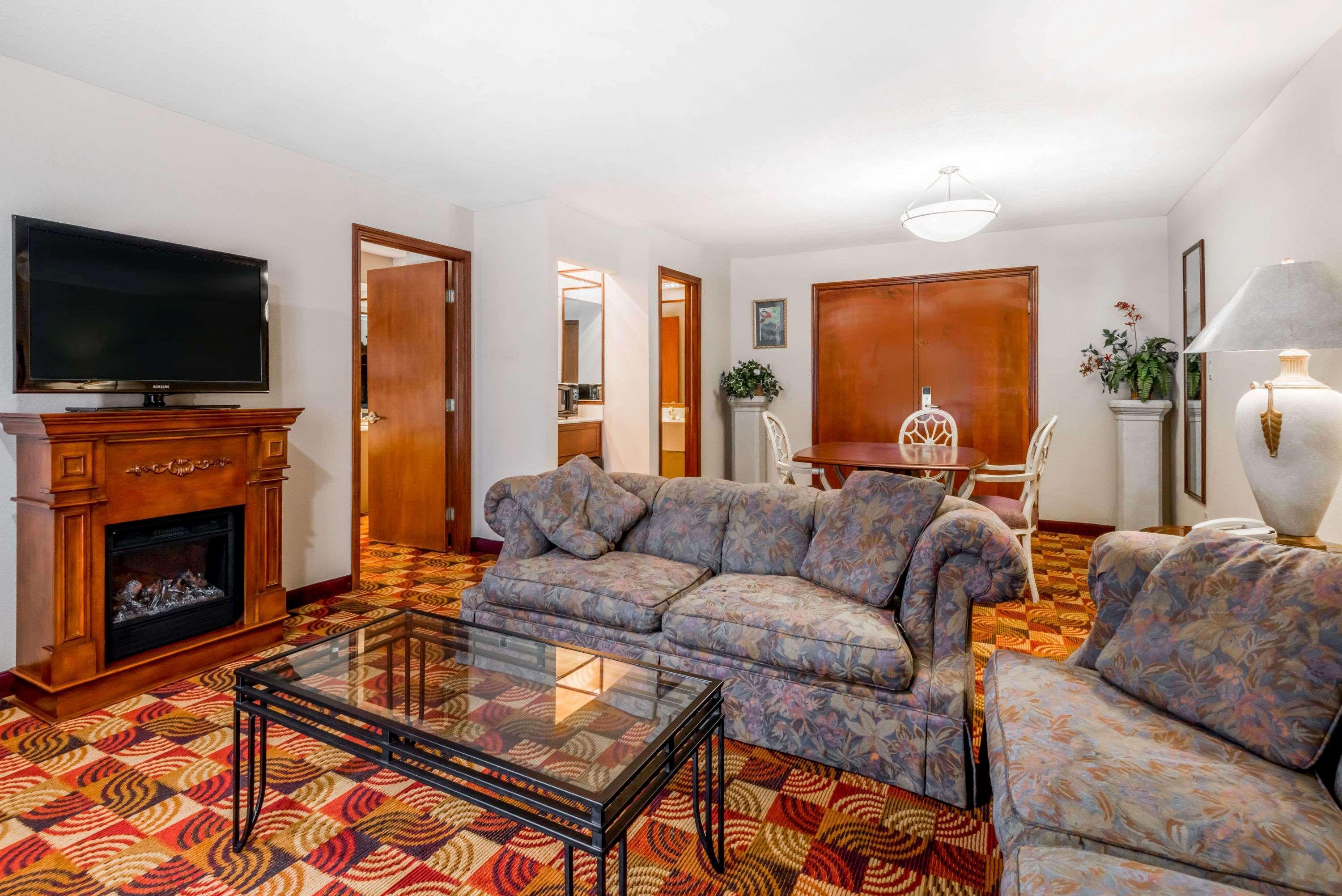 Baymont By Wyndham Plainfield/ Indianapolis Arpt Area Hotel Bagian luar foto